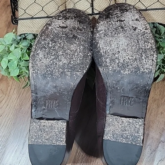 Vintage Frye Carson Dark Brown Leather Lace Up Booties - Picture 9 of 16